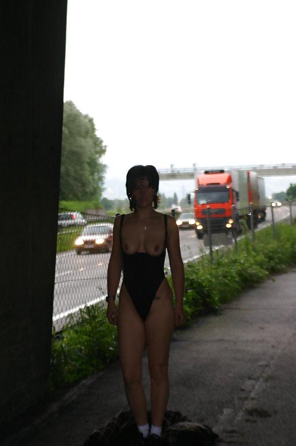24P Babe11 flashing 1