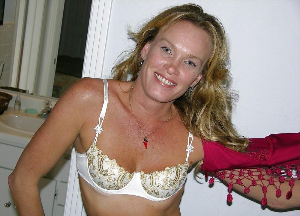 25P Wild & Fun Wife
