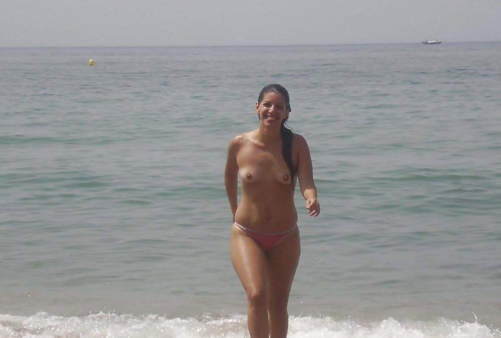 20P Naked beach 186.
