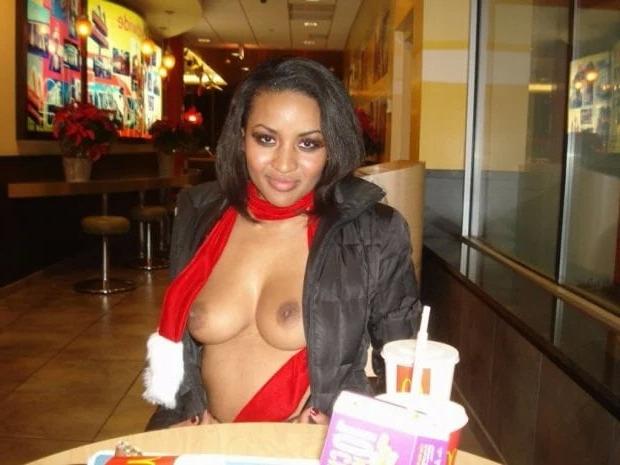 12P Tit Flashing MILF's