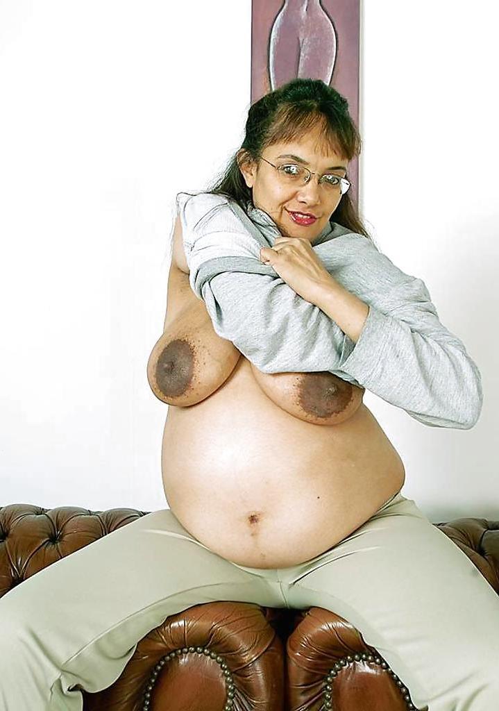 16P Pregnant Woman With Glasses