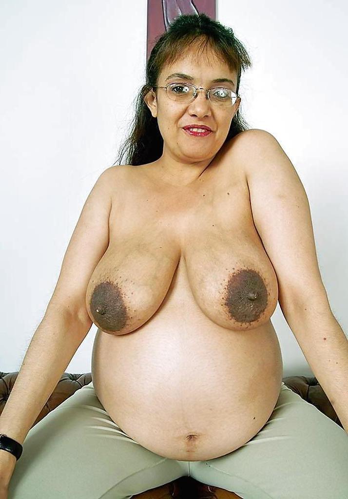 16P Pregnant Woman With Glasses