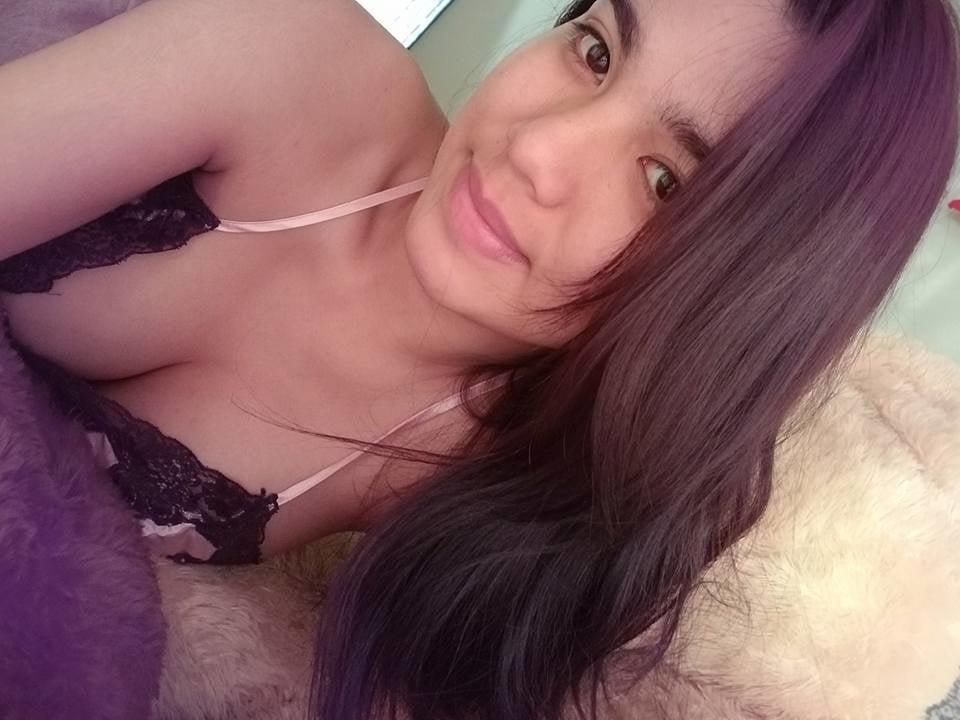 25P INDONESIAN MILF "AMELIA"