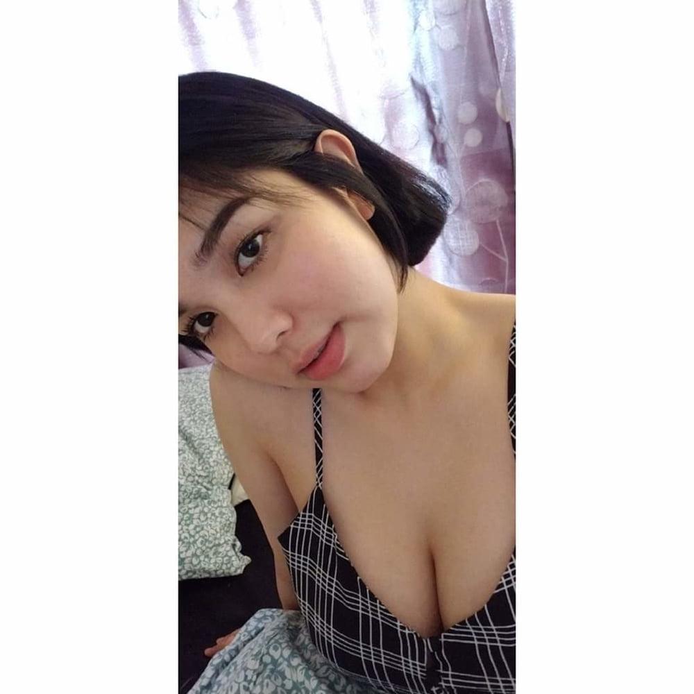 25P INDONESIAN MILF "AMELIA"