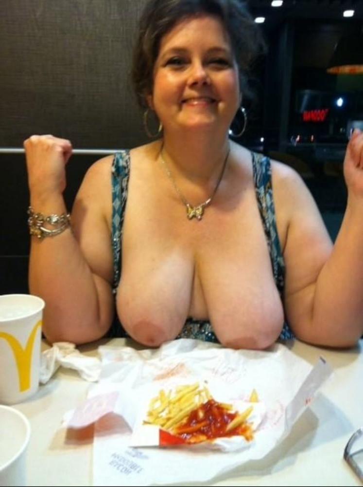 25P Older and hot 080 (Flashing tits)