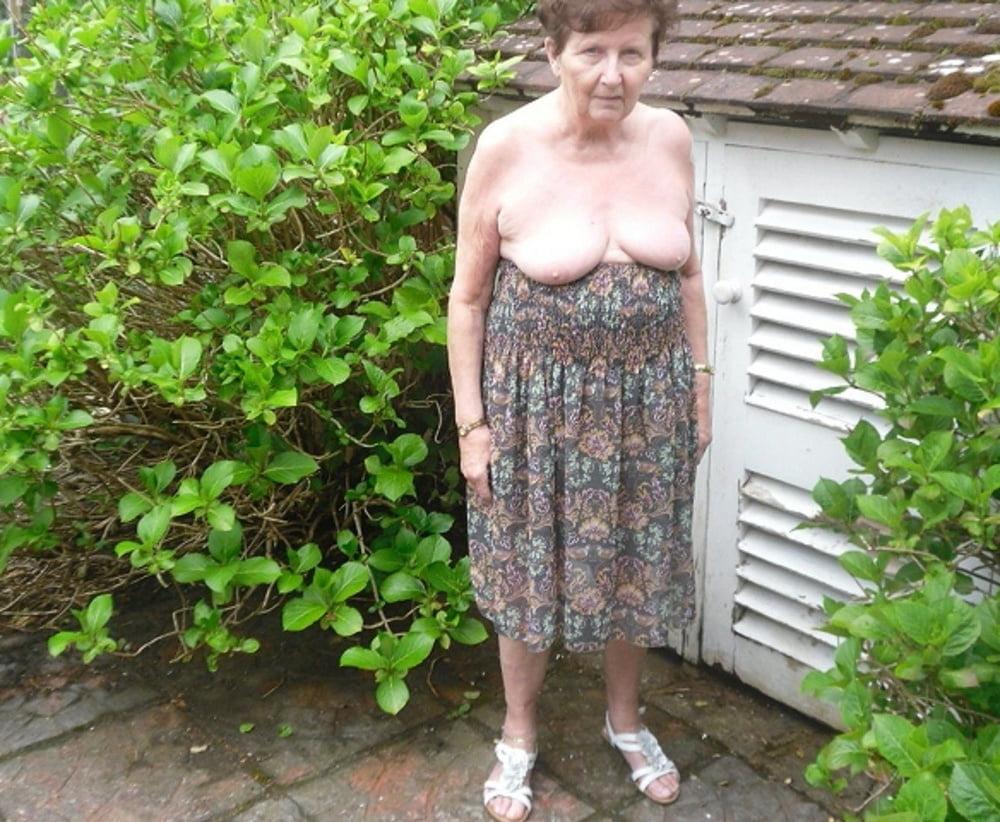 25P Older and hot 080 (Flashing tits)