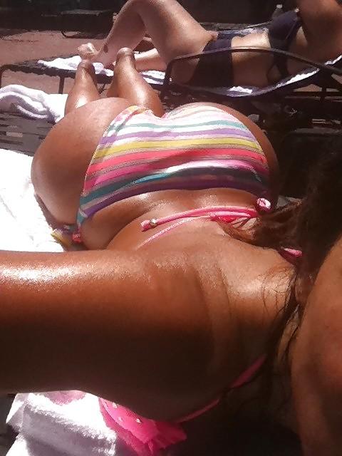 15P Thick Spanish Woman