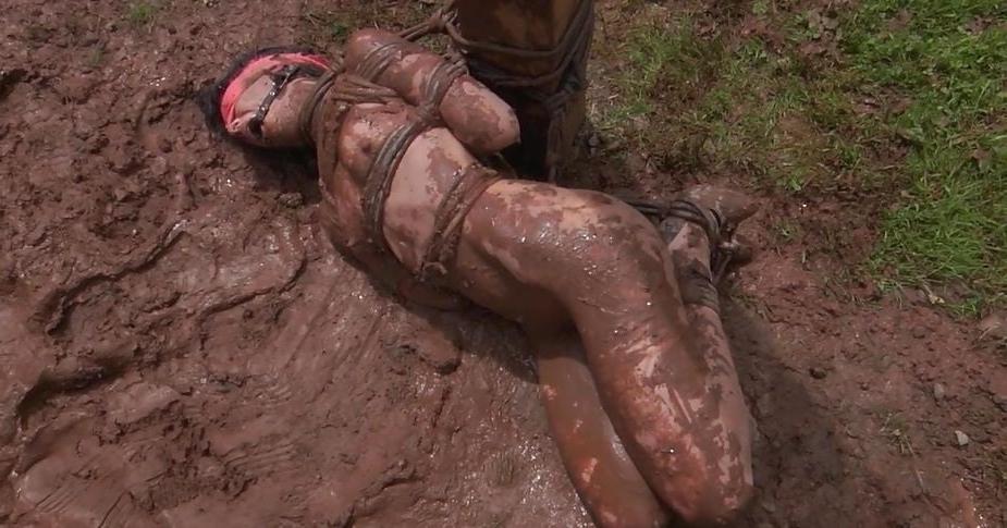 8P MUD LESBIAN SCHOOL 1