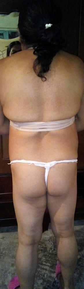 25P Mrs Luli 57 yo loves offering her smelly pussy
