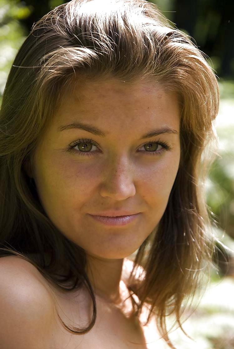 15P Firm breasts wild girl