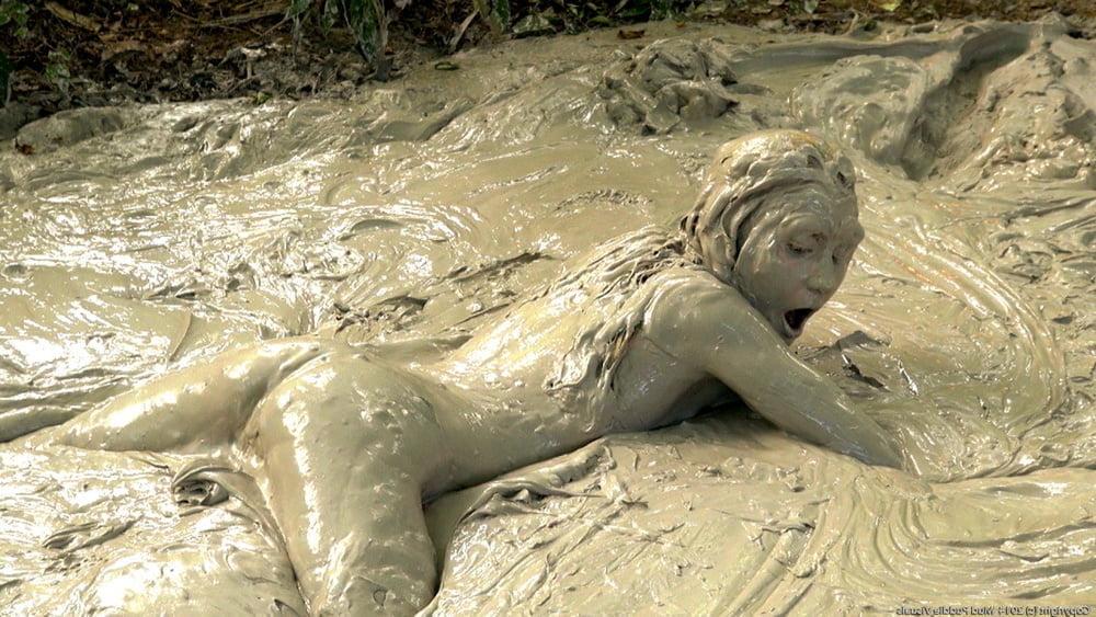 12P MUD LESBIAN SCHOOL 11