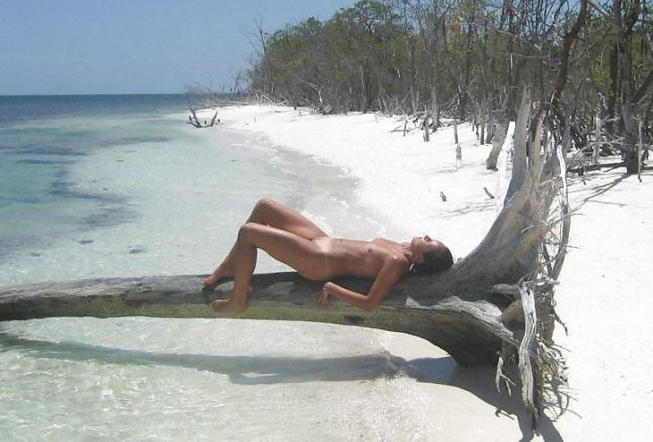 25P More Nude Beach Fun