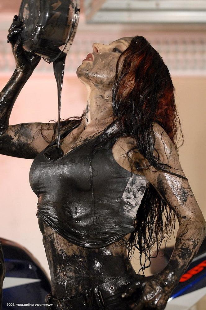 12P MUD LESBIAN SCHOOL 2
