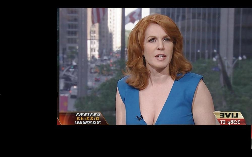 17P Liz Claman anchor of The Fox  Business Network