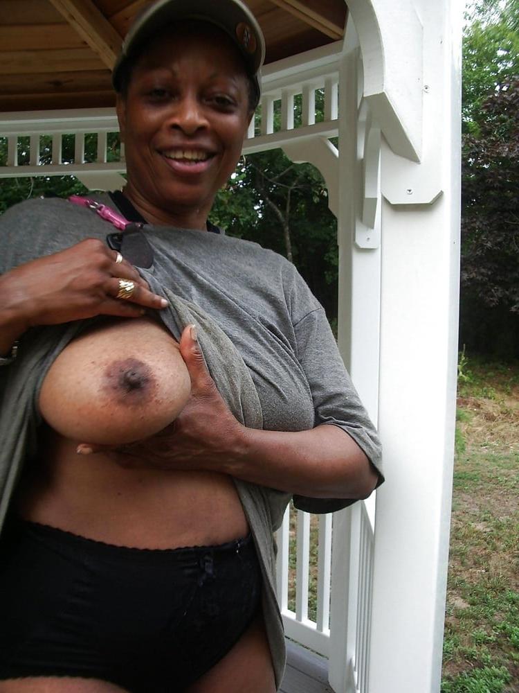 16P Bbw mix 1029 (Black flashing women)