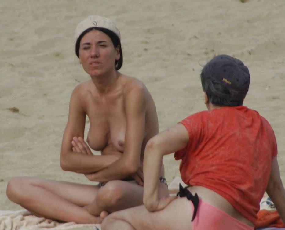 25P Topless Nude Beach 8