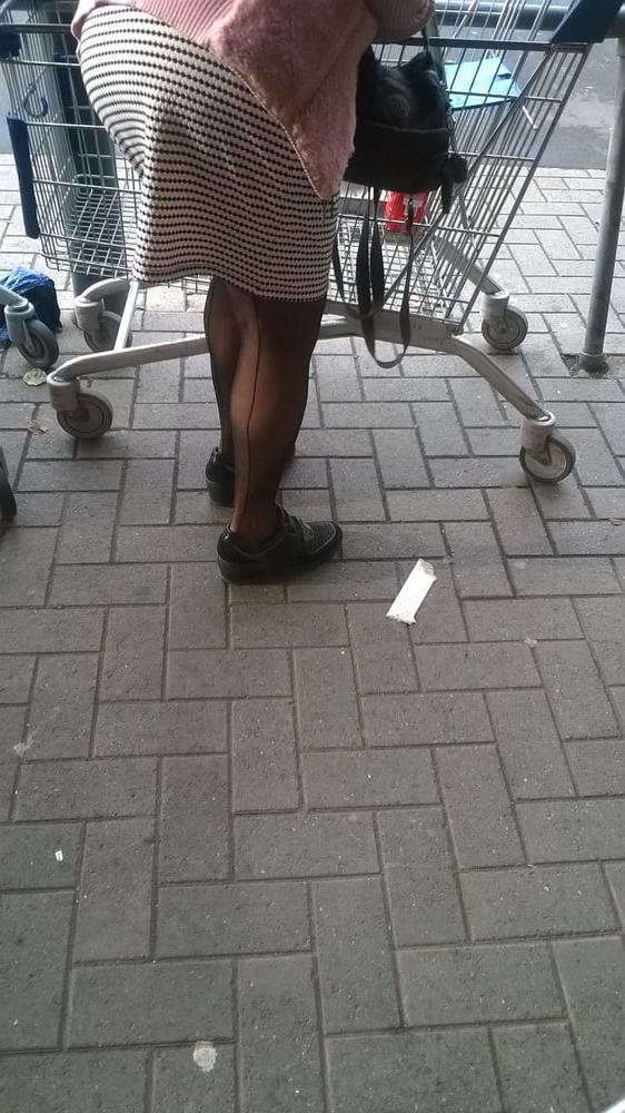 21P lovely legs 02