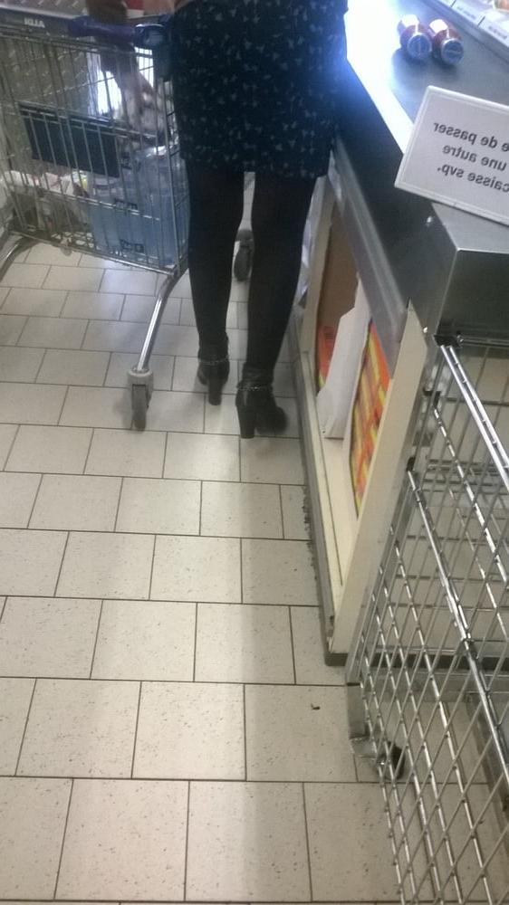 21P lovely legs 02