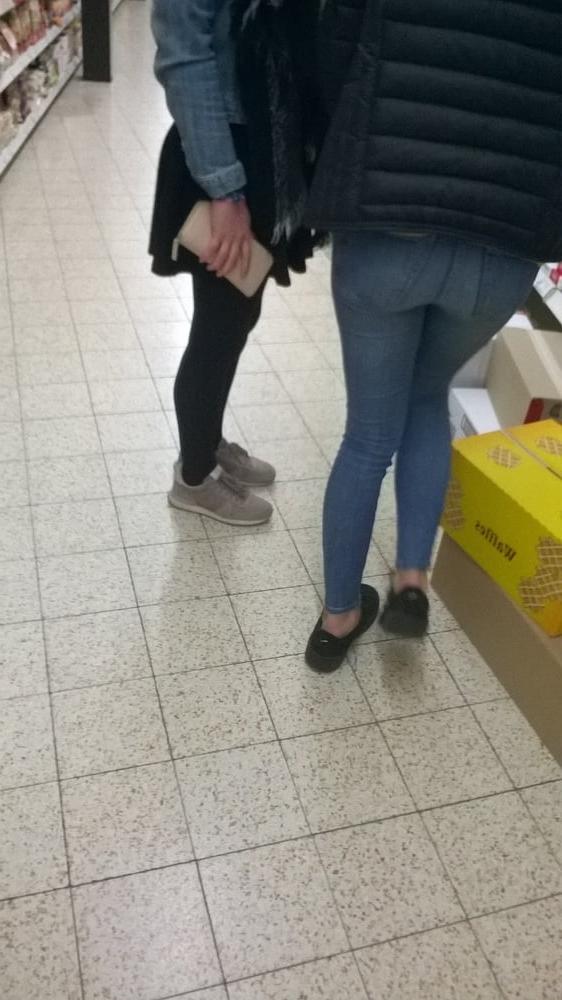 21P lovely legs 02