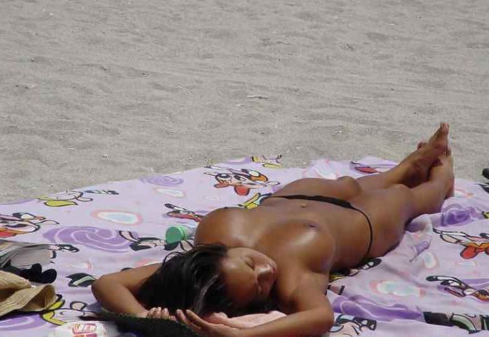 22P BEACH GIRLS 2 (LORDLONE) 