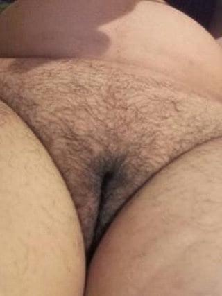 25P My 44 years old hairy qirlfriend