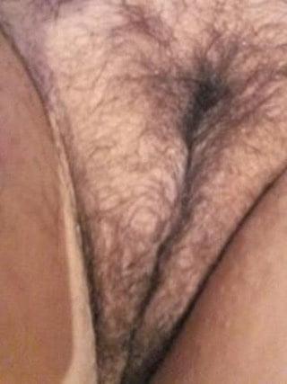 25P My 44 years old hairy qirlfriend