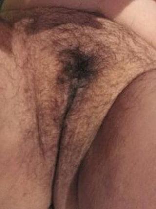 25P My 44 years old hairy qirlfriend