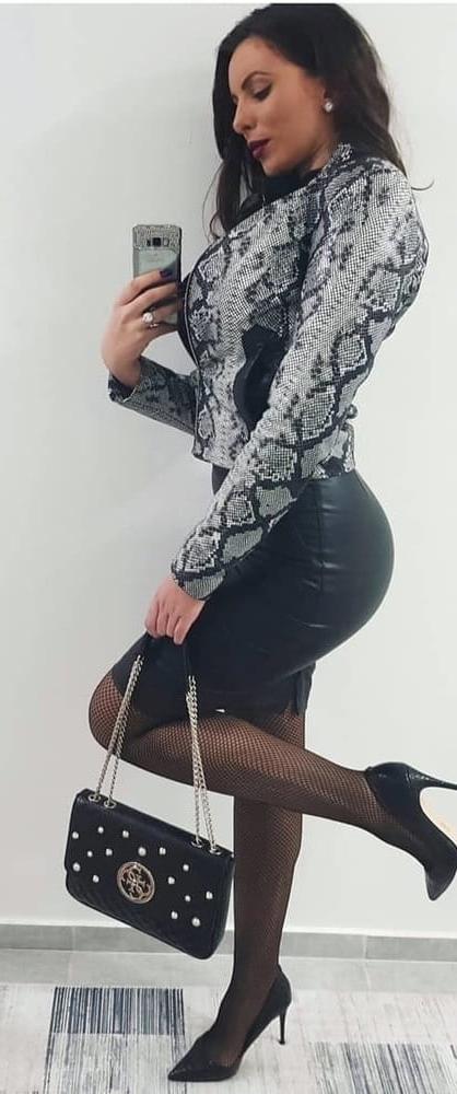 25P Office sluts (part 1)