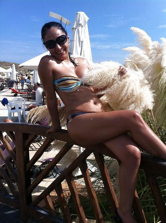 25P Arab Girl Flashing 6