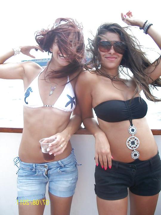 25P Arab Girl Flashing 6