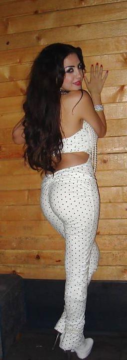 25P Arab Girl Flashing 6