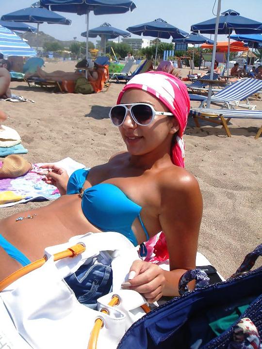 25P Arab Girl Flashing 6
