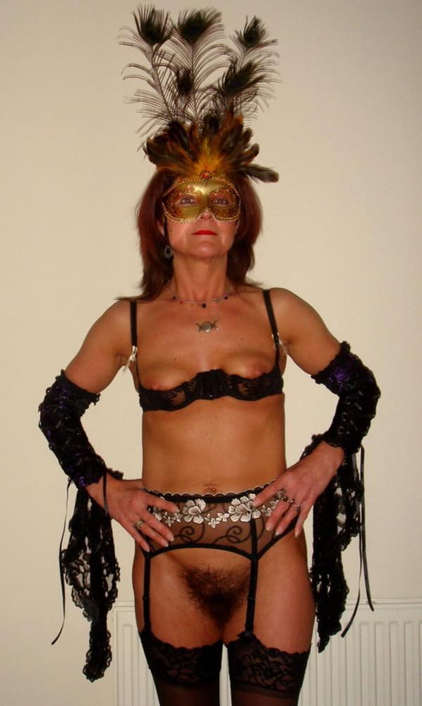 25P Hairy Mature Amateur Women Vol 5