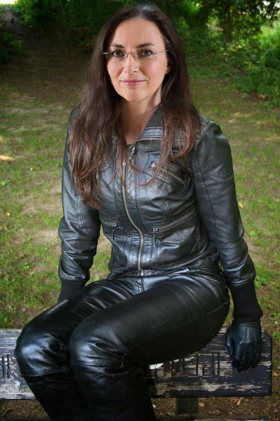19P Leather 3