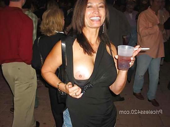 25P Flashing Mommas