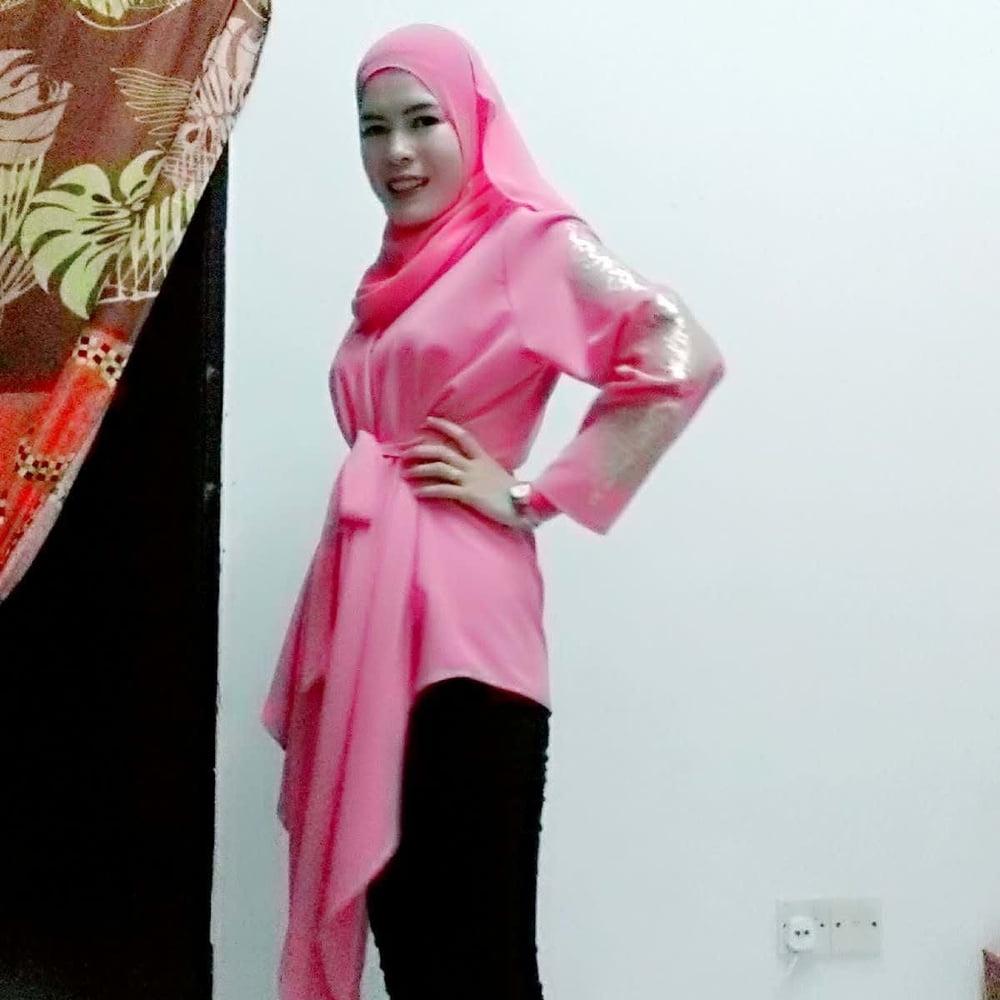 18P Suriati Ismail - MILF Melayu Legend (PREVIEW 2)