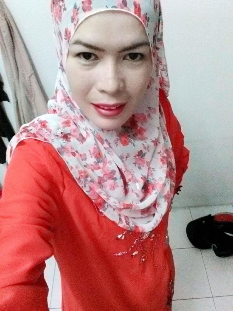 18P Suriati Ismail - MILF Melayu Legend (PREVIEW 2)
