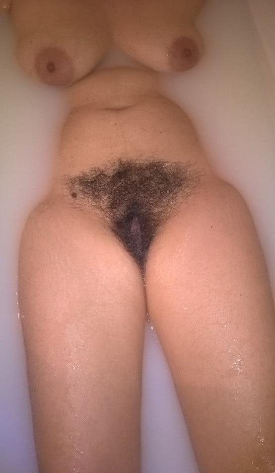 25P hairy pussy 4