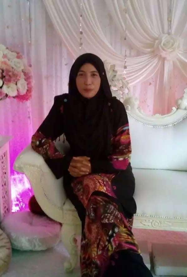25P Malay MILF Chef Suhaila - Part 1