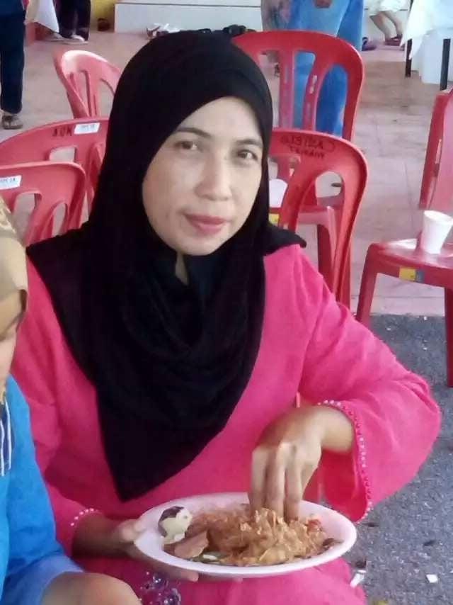25P Malay MILF Chef Suhaila - Part 1