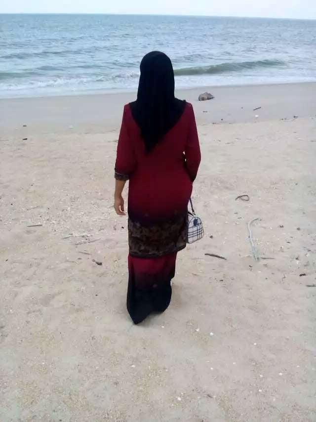 25P Malay MILF Chef Suhaila - Part 1