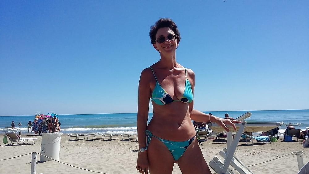 25P Gorgeous and Busty Mature Ladies 4