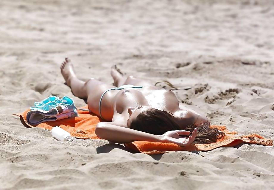 10P Beach-Boobs 6