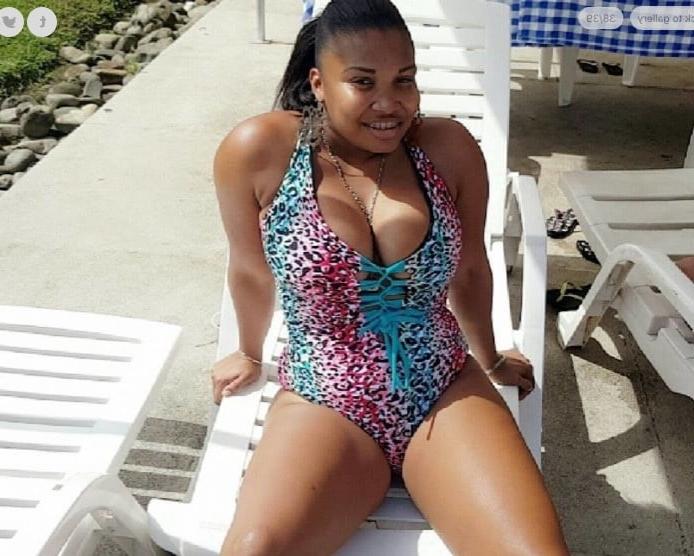 16P Busty Amateur 25