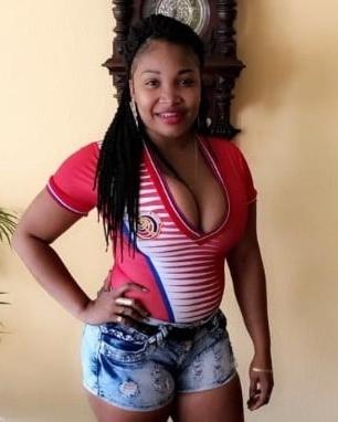 16P Busty Amateur 25