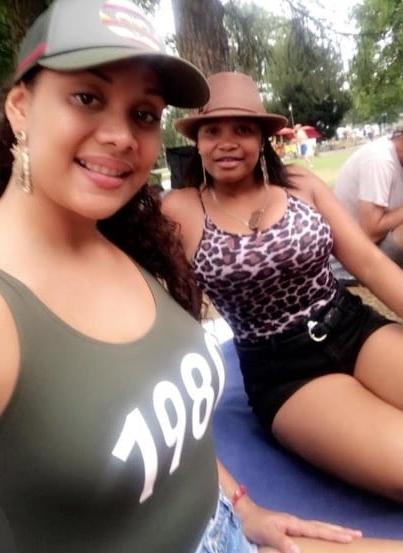 16P Busty Amateur 25