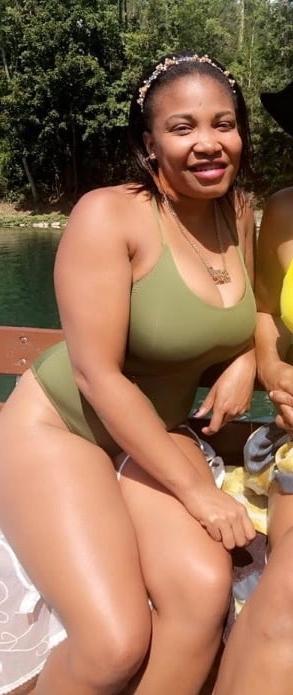 16P Busty Amateur 25