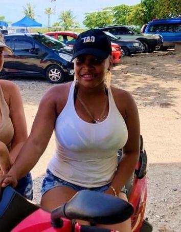 16P Busty Amateur 25