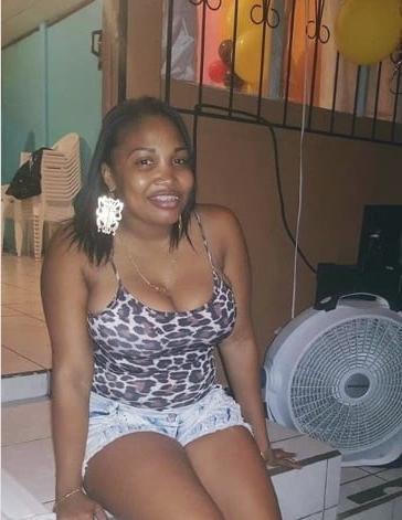 16P Busty Amateur 25