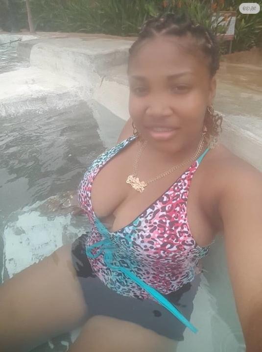 16P Busty Amateur 25